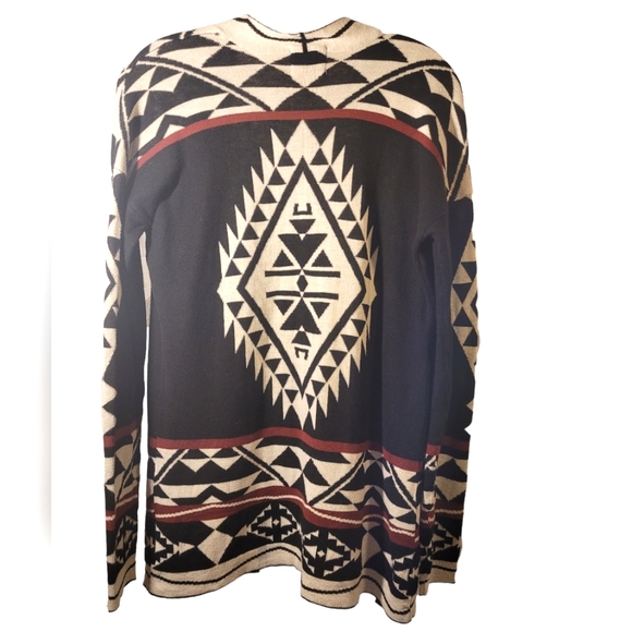 Hippie Rose Sweater/Open Cardigan Beautiful Black/Ivory Aztec Pattern Medium ♥️ - Picture 2 of 5